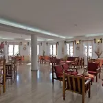 Alex 4*